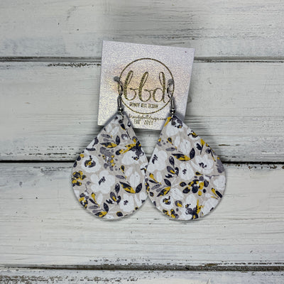 ZOEY (3 sizes available!) -  Leather Earrings  ||   WHITE FLORAL ON LIGHT GRAY