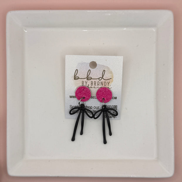 GLITTER STUD WITH RIBBON ||  NEON PINK GLITTER (BLACK)