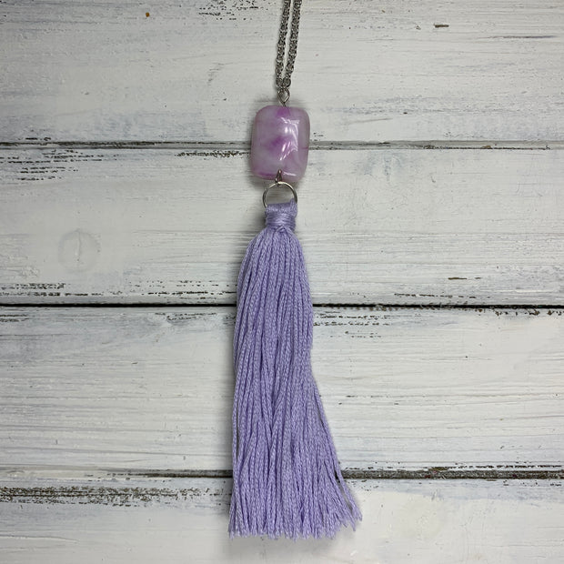 TASSEL NECKLACE - CAROLINA    ||   LILAC TASSEL WITH DECORATIVE BEAD