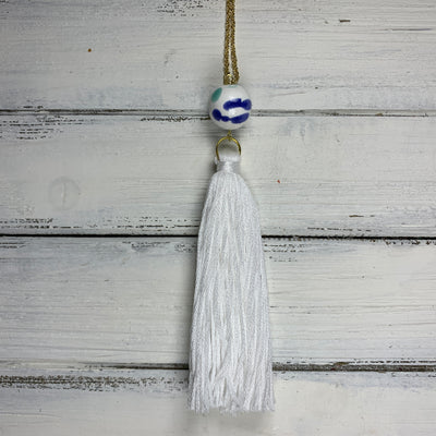 TASSEL NECKLACE - CAROLINA    ||   WHITE TASSEL WITH DECORATIVE BEAD
