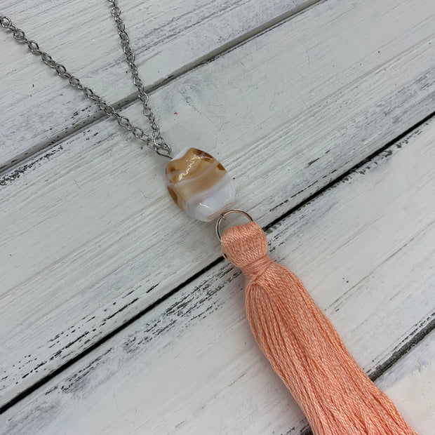 TASSEL NECKLACE - CAROLINA    ||  PEACH TASSEL WITH DECORATIVE BEAD