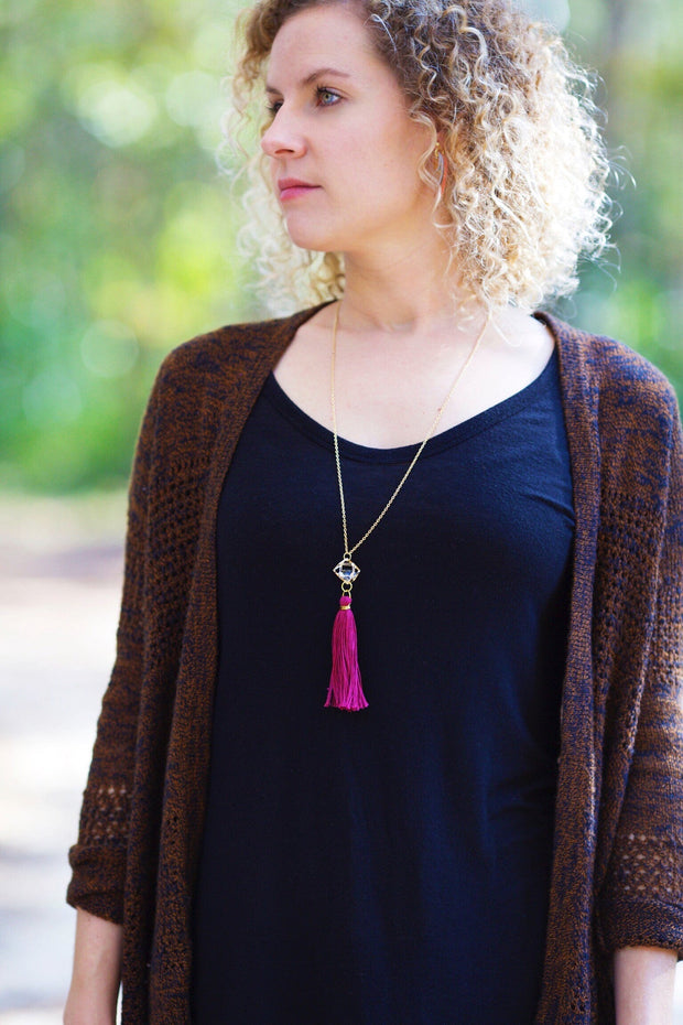 TASSEL NECKLACE - CAROLINA    ||   EMERALD GREEN TASSEL WITH DECORATIVE BEAD